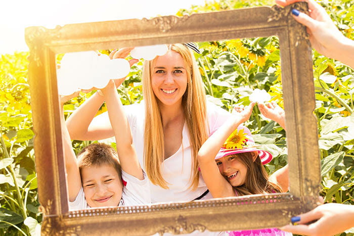 Family Portrait Photography Tips by iPhotography.com