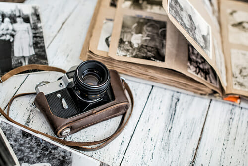 The Importance of Family Photos and Albums by Jean Gilmour for iPhotography.com