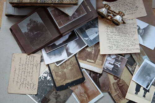 The Importance of Family Photos and Albums by Jean Gilmour for iPhotography.com