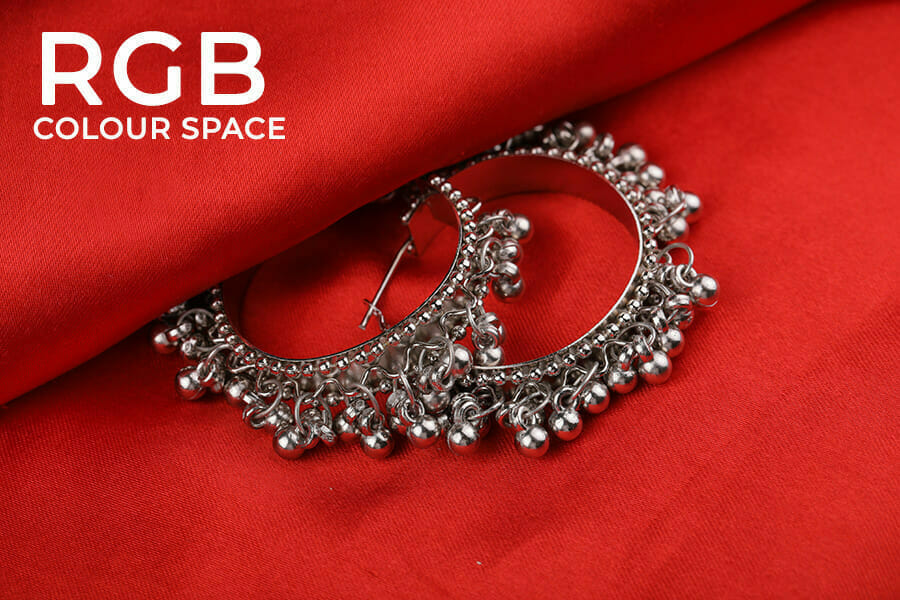How to Photograph Jewelry by iPhotography.com